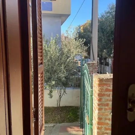 αrchontiko Theofilou *